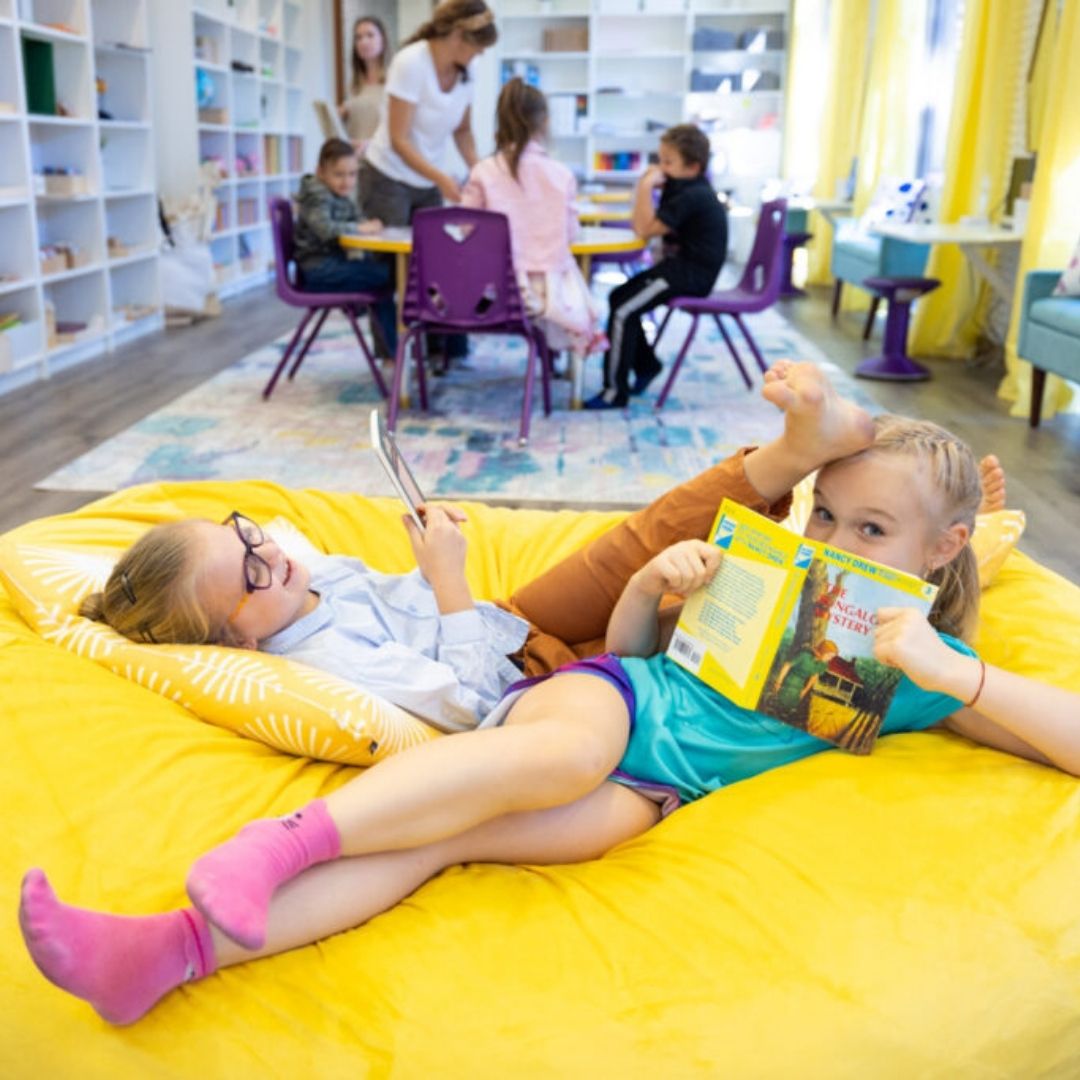 Kids reading